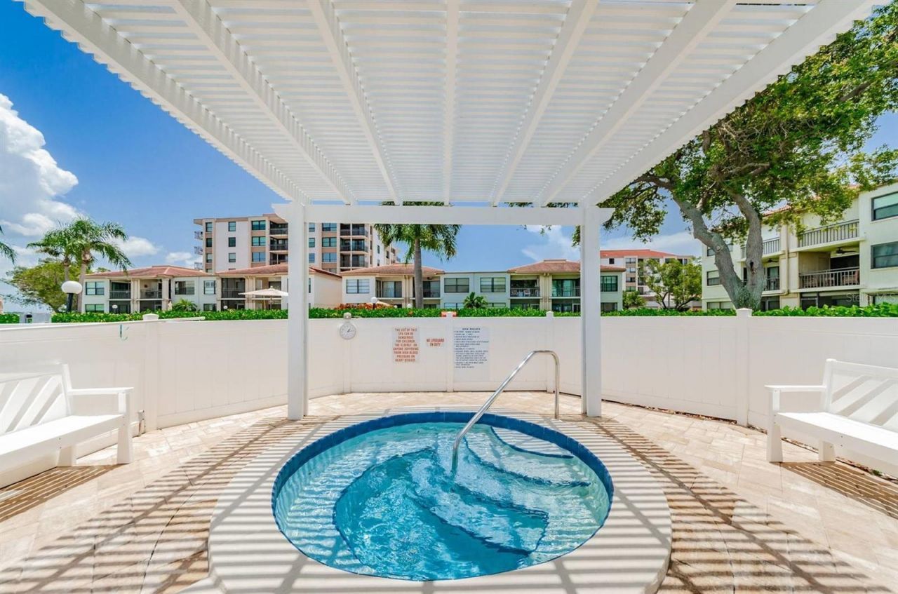 6265 Sun Boulevard, Unit 309, Saint Petersburg, FL 33715 Photo