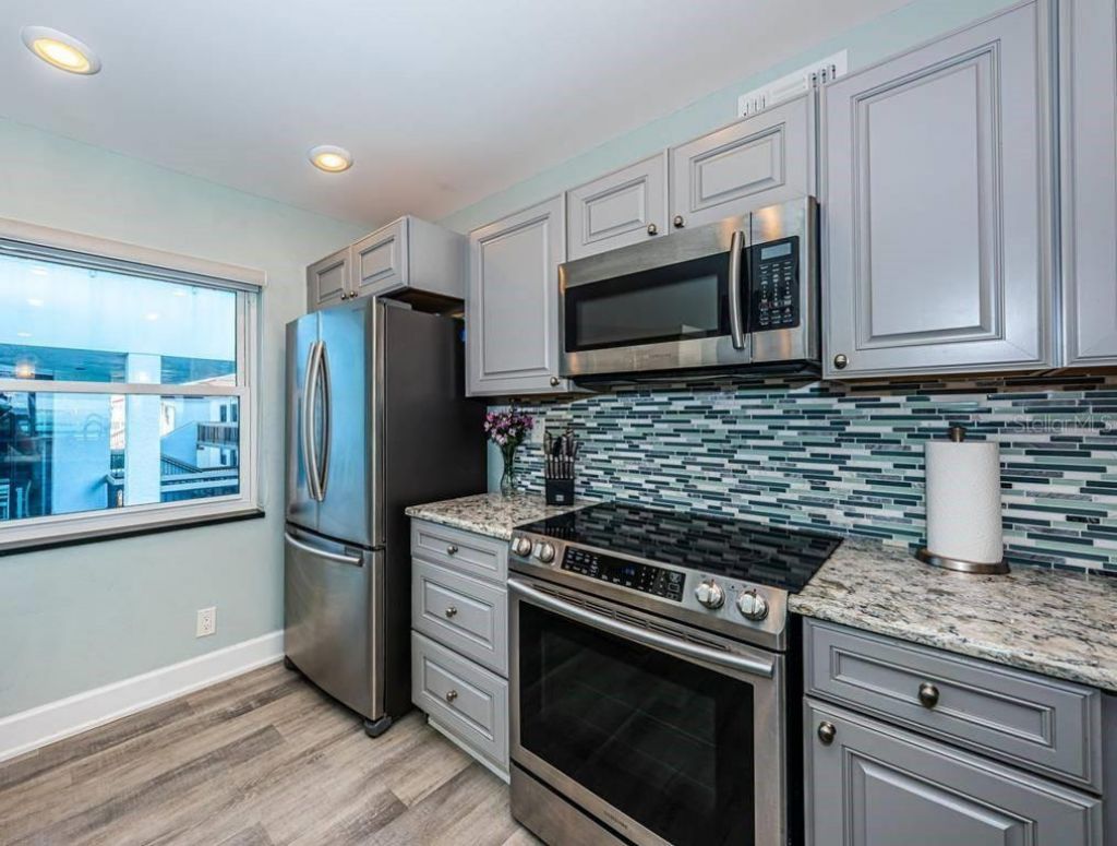 6265 Sun Boulevard, Unit 309, Saint Petersburg, FL 33715 Photo