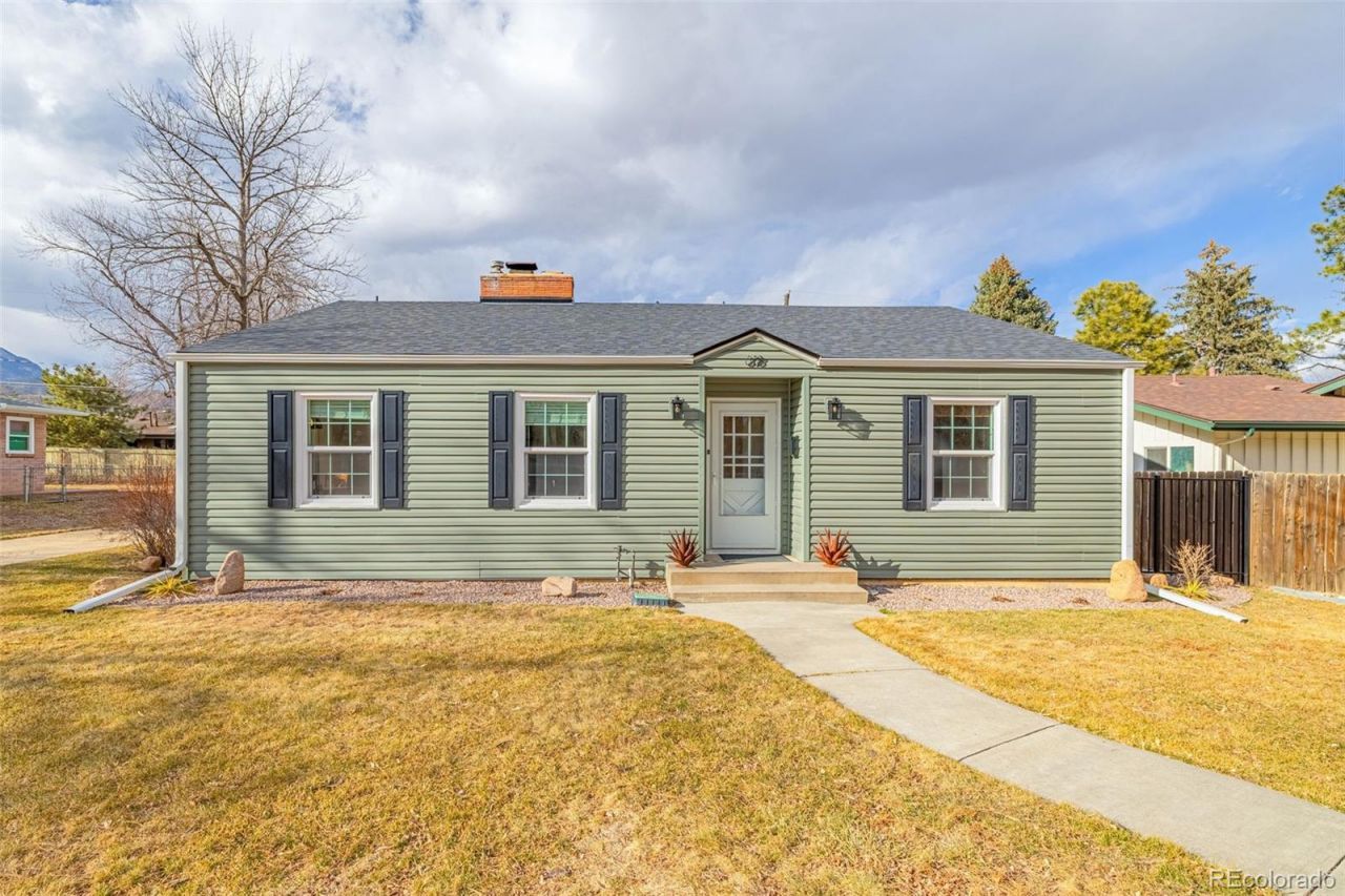 618 W Cheyenne Road, Colorado Springs, CO 80906 Main Photo