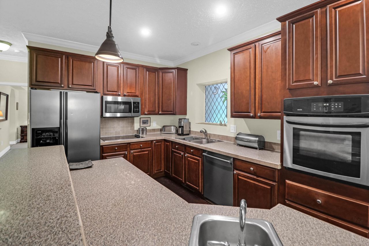 2494 Cape Road Photo 18