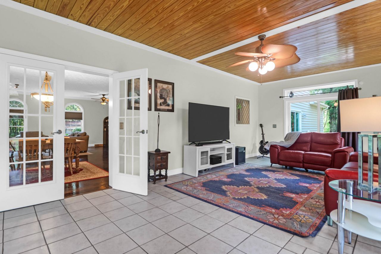 2494 Cape Road Photo 26