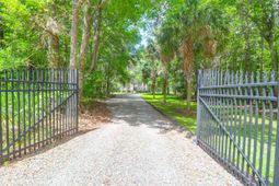 2494 Cape Road photo 4