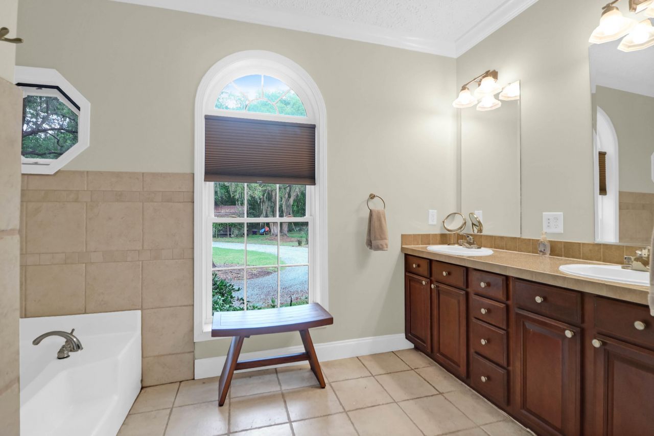 2494 Cape Road Photo 33