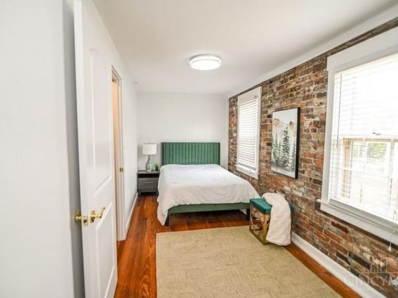 11 Village Square, Glendale, OH 45215 Photo 14