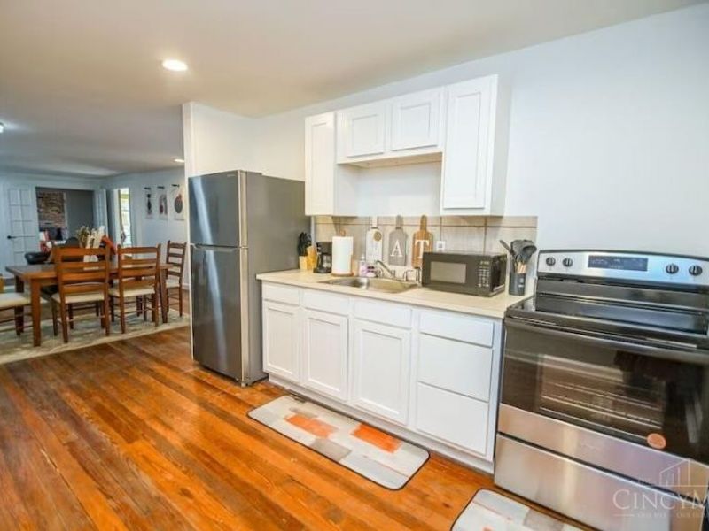 11 Village Square, Glendale, OH 45215 Photo 15