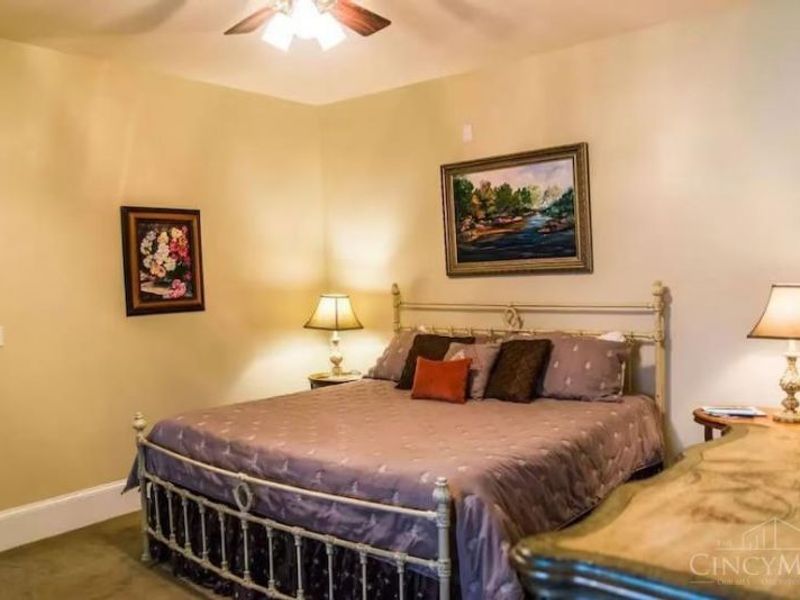 11 Village Square, Glendale, OH 45215 Photo 16