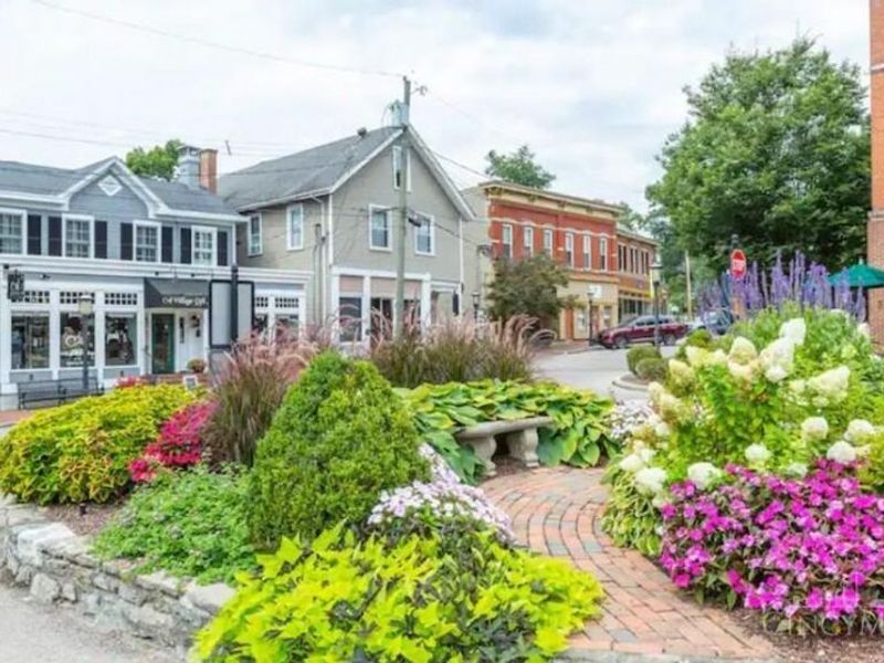 11 Village Square, Glendale, OH 45215 Photo 9