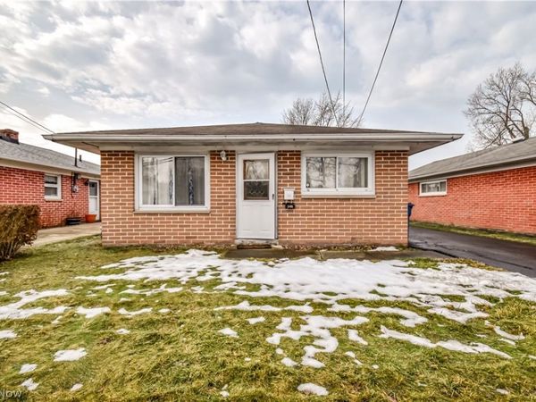 346 Parkway Drive, Eastlake, OH 44095