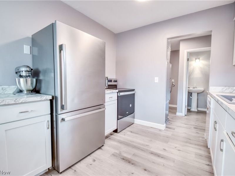 346 Parkway Drive, Eastlake, OH 44095 Photo 2