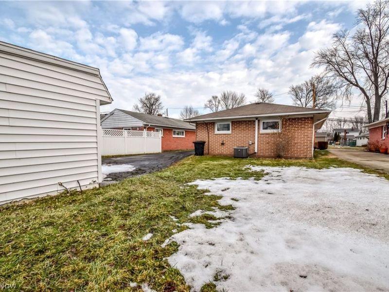 346 Parkway Drive, Eastlake, OH 44095 Photo 28