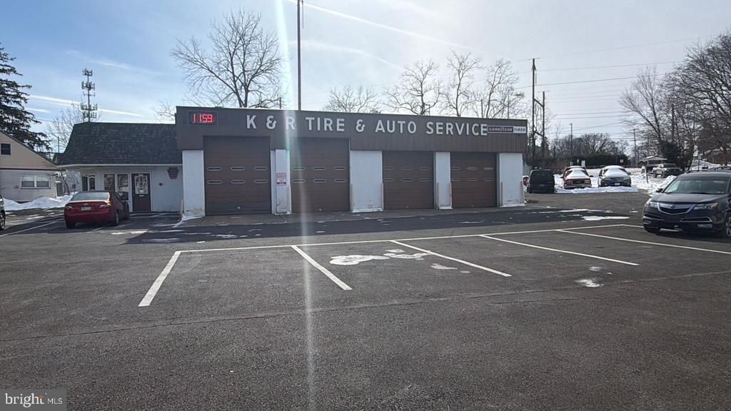 2926 Mount Carmel Avenue, Glenside, PA 19038 Main Photo