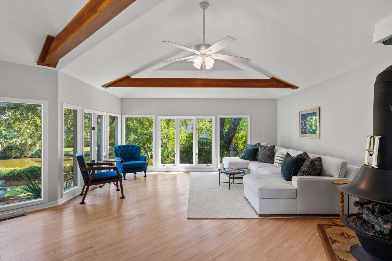 6 Sandwedge Lane Photo 8