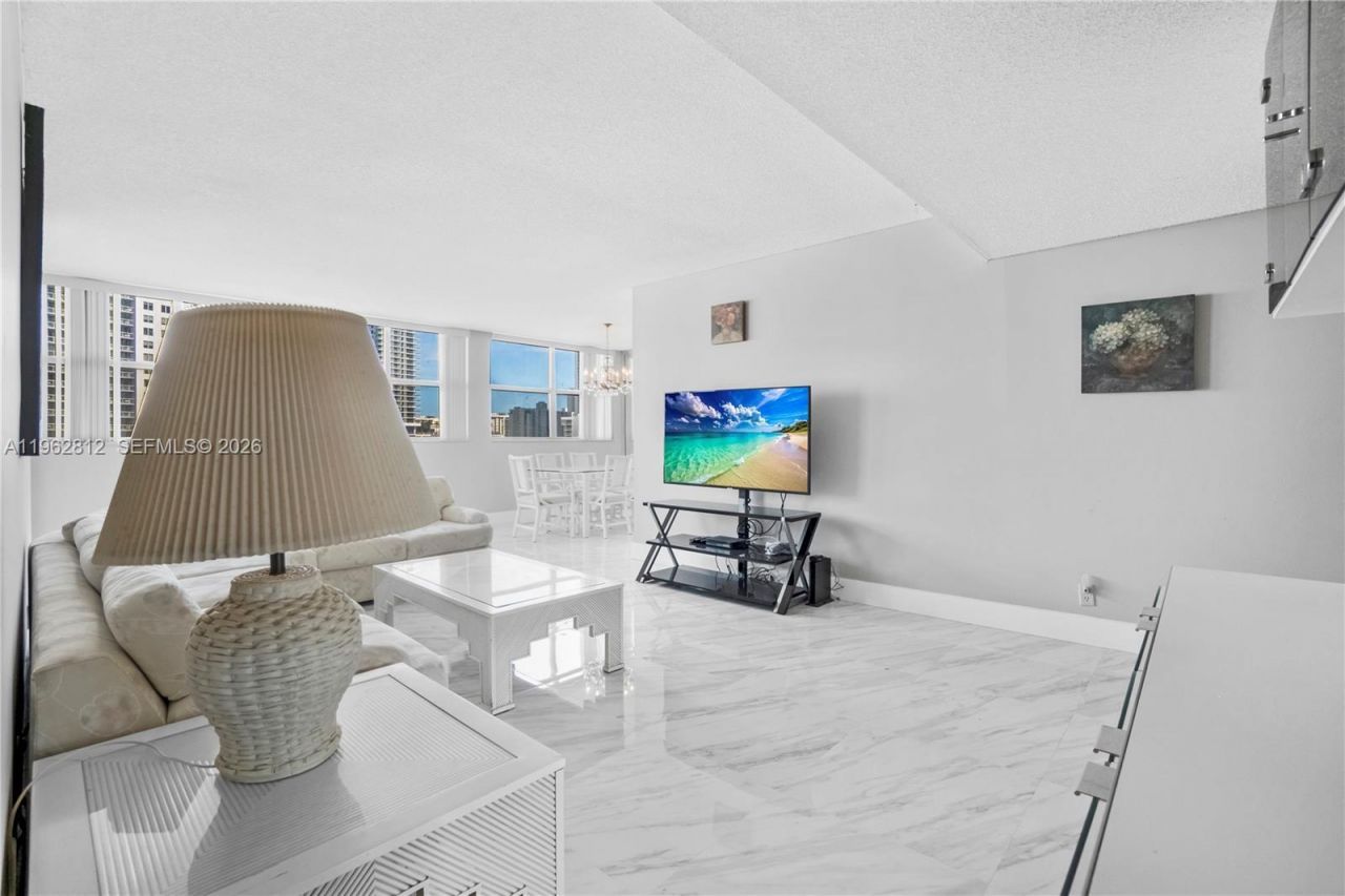 100 Golden Isles Dr, Unit 808, Hallandale Beach, FL 33009 Photo