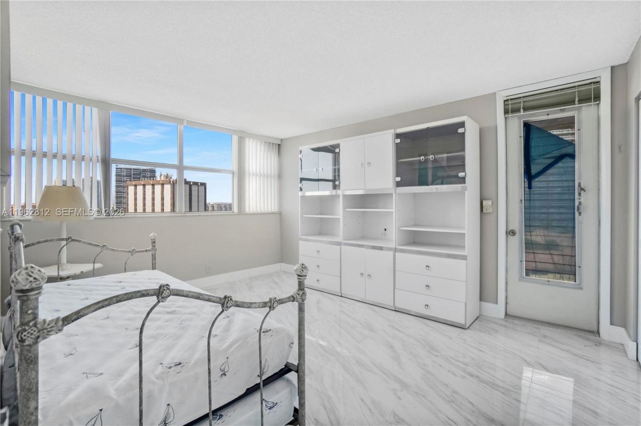 100 Golden Isles Dr, Unit 808, Hallandale Beach, FL 33009 Photo