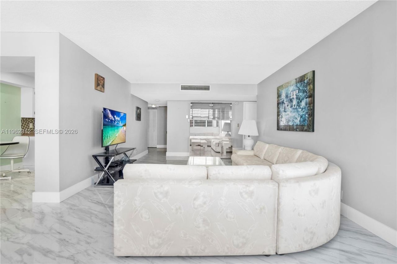 100 Golden Isles Dr, Unit 808, Hallandale Beach, FL 33009 Photo