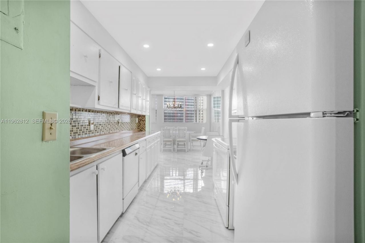 100 Golden Isles Dr, Unit 808, Hallandale Beach, FL 33009 Photo