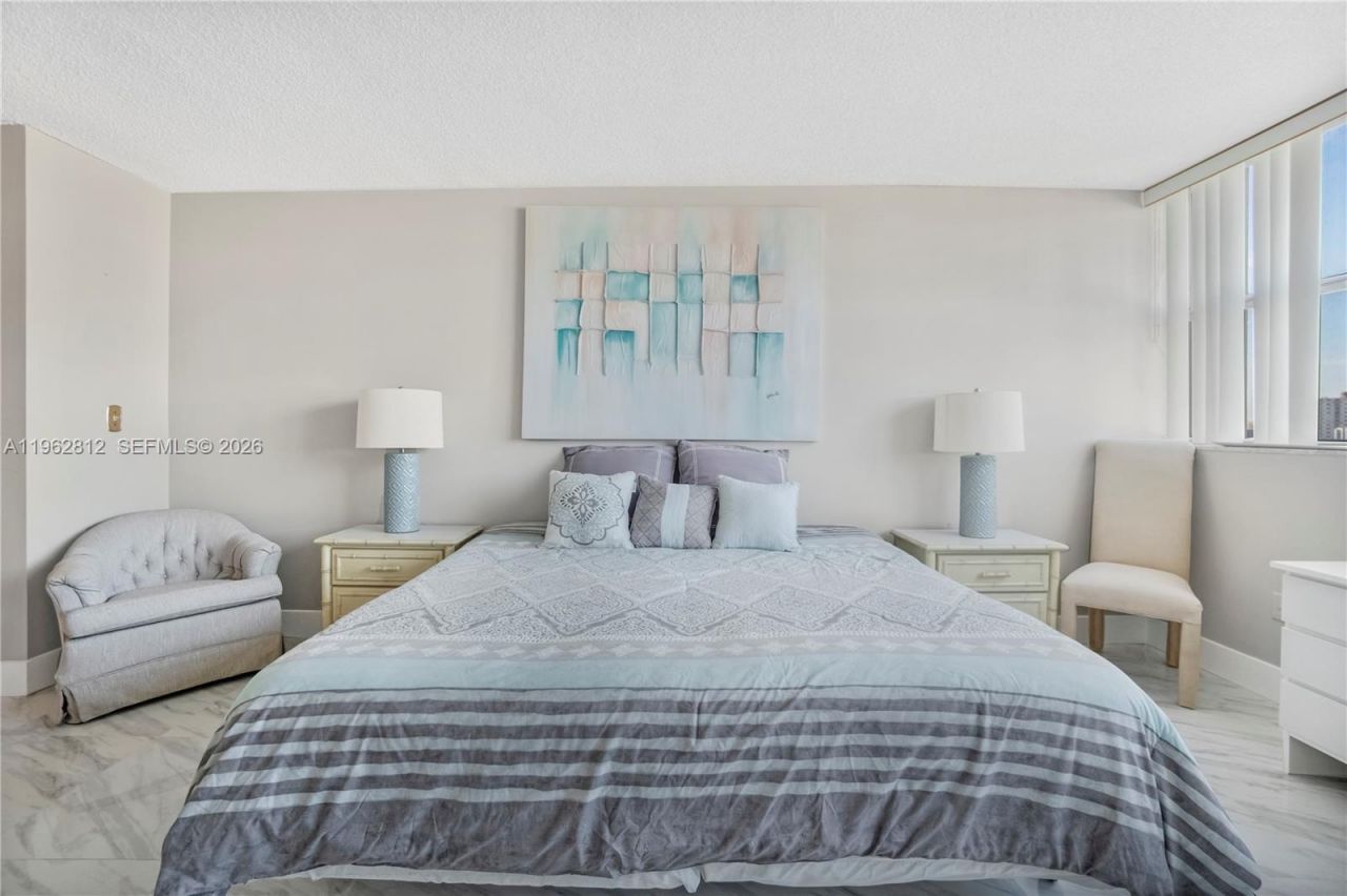 100 Golden Isles Dr, Unit 808, Hallandale Beach, FL 33009 Photo