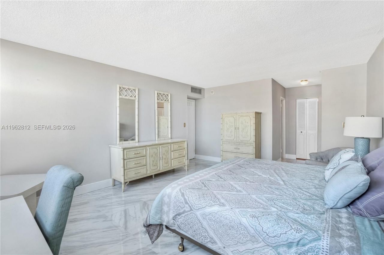 100 Golden Isles Dr, Unit 808, Hallandale Beach, FL 33009 Photo