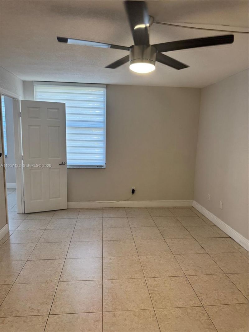 14421 N Kendall Dr , Unit 105M, Miami, FL 33186 Photo