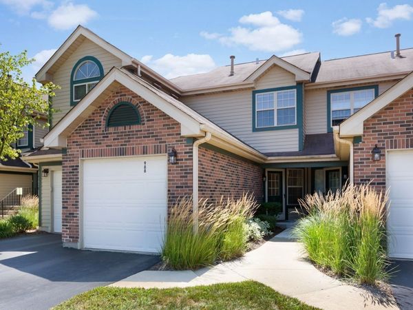 988 Ridgefield Lane, Wheeling, IL 60090