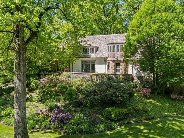 8 South Drive, Larchmont, NY 10538