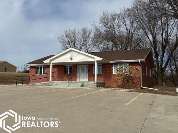 418 W Hwy 18, Algona, IA 50511