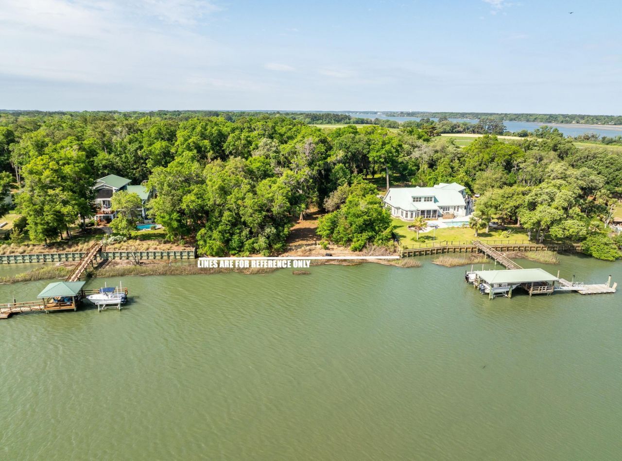 16 Comfort Point Photo 13