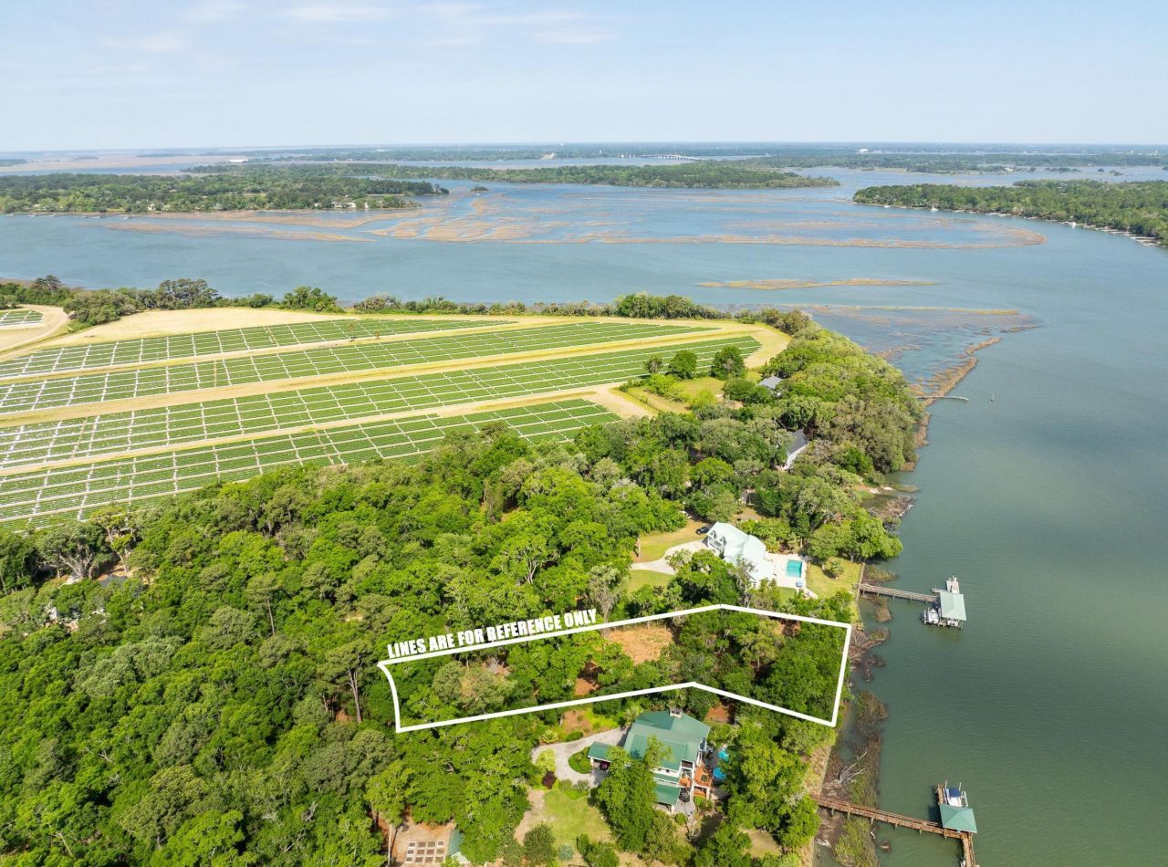 16 Comfort Point Photo 17