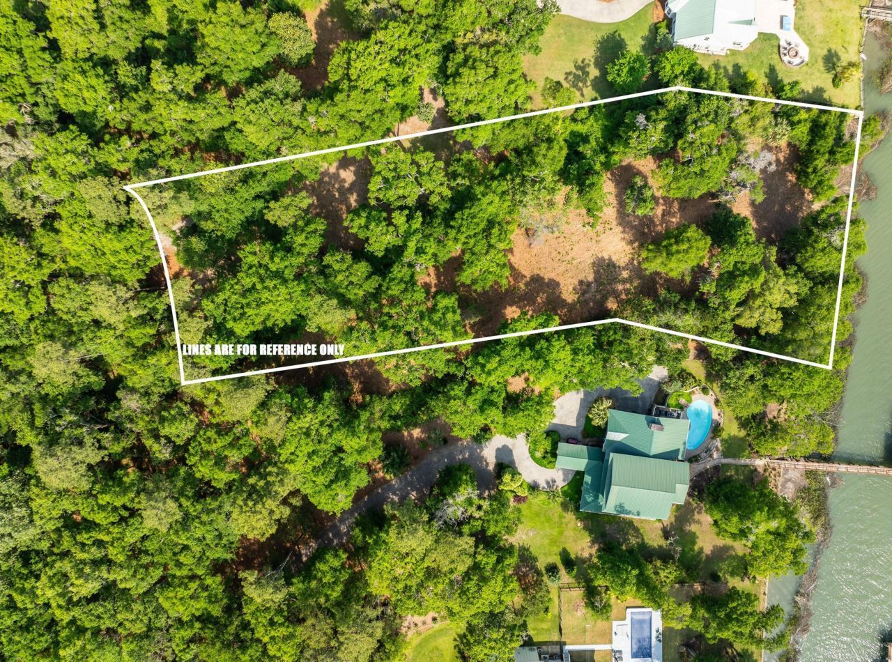 16 Comfort Point Photo 18