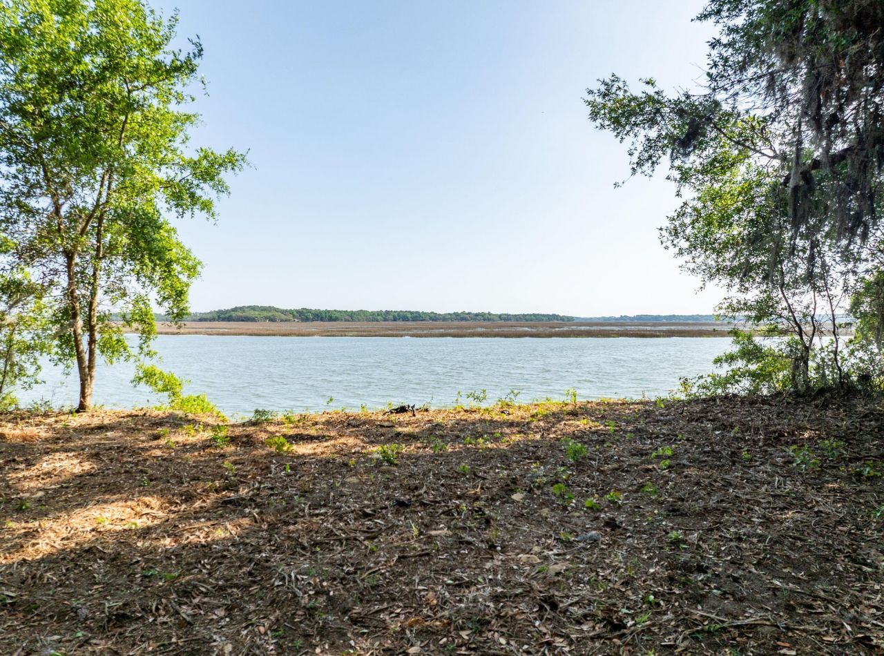 16 Comfort Point Photo 8