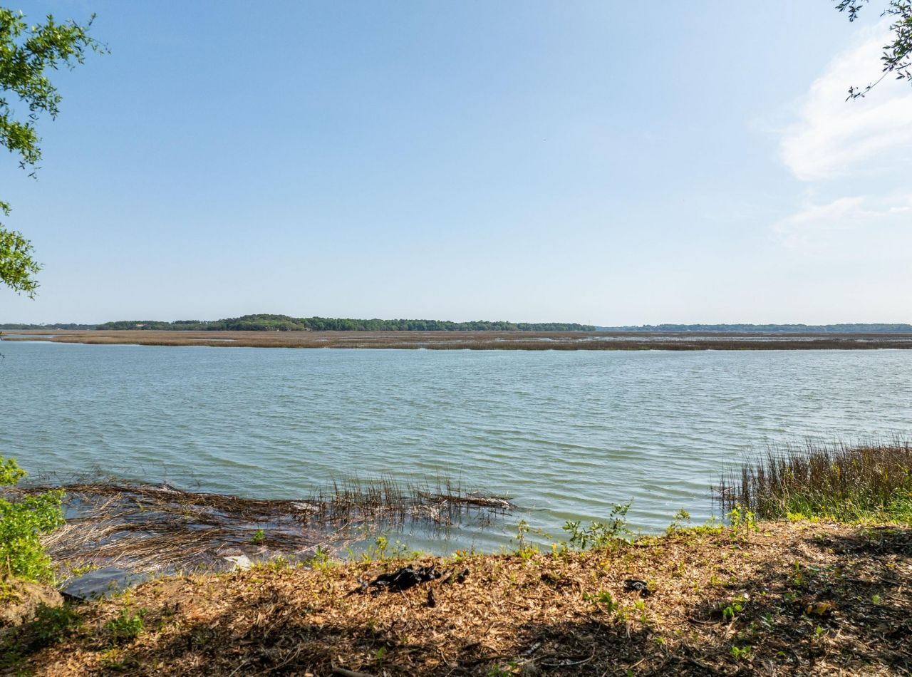 16 Comfort Point Photo 9