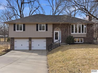 914 S 216th Street, Omaha, NE 68022