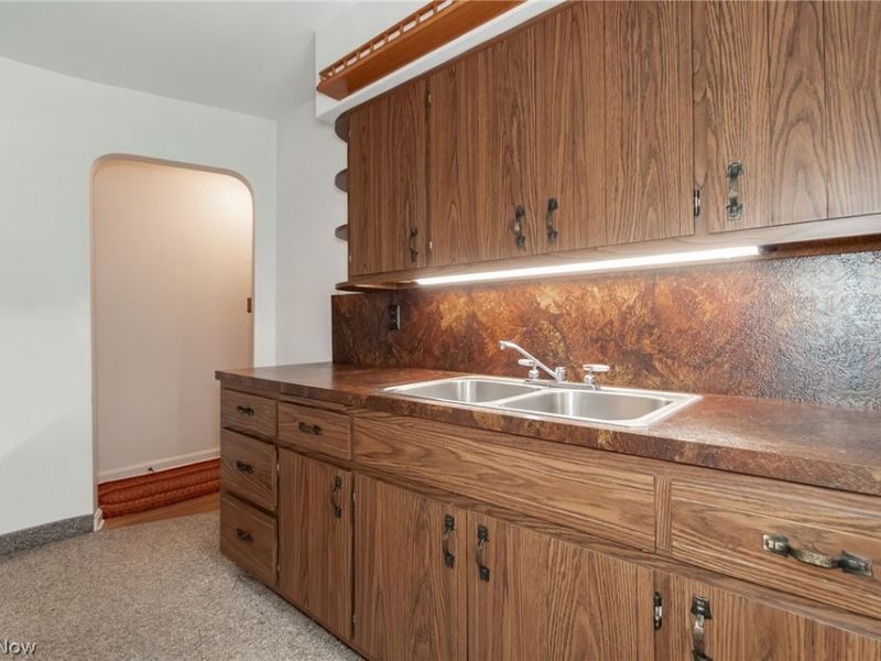 1307 Summit Drive, Cleveland, OH 44124 Photo 11