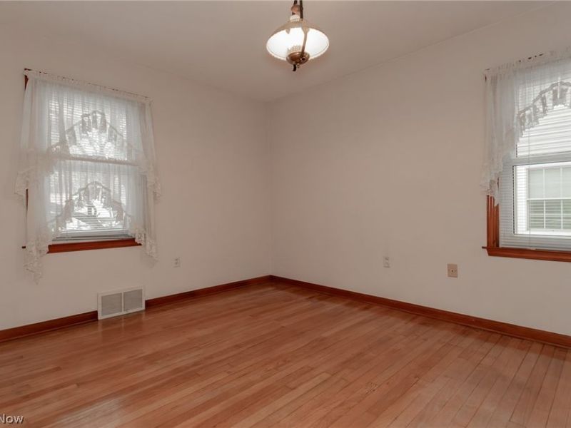 1307 Summit Drive, Cleveland, OH 44124 Photo 16