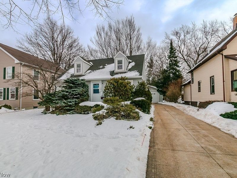 1307 Summit Drive, Cleveland, OH 44124 Photo 2