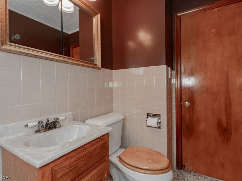 1307 Summit Drive, Cleveland, OH 44124 Photo 21