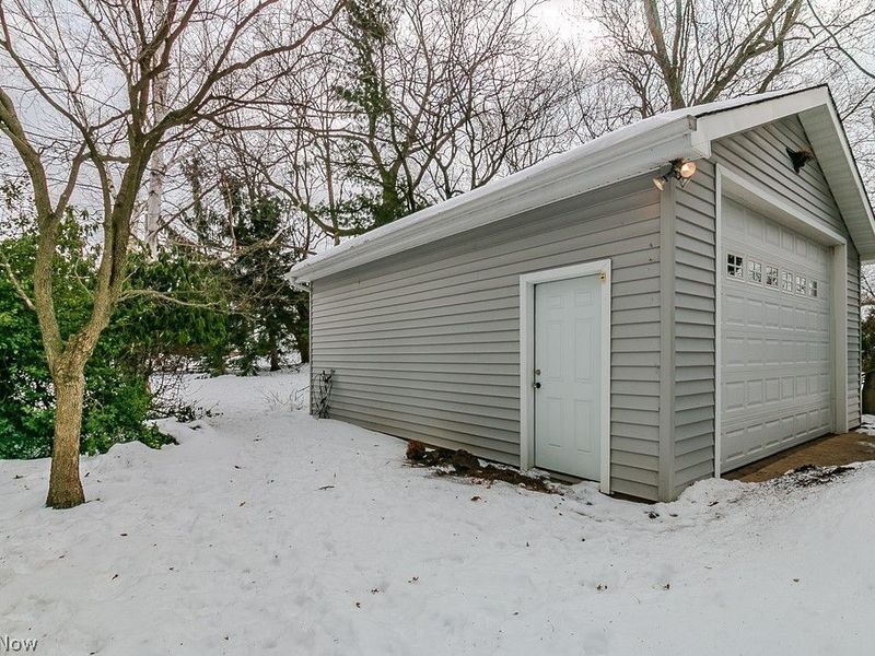 1307 Summit Drive, Cleveland, OH 44124 Photo 37