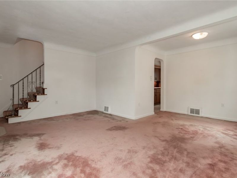 1307 Summit Drive, Cleveland, OH 44124 Photo 4