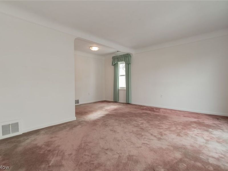 1307 Summit Drive, Cleveland, OH 44124 Photo 6