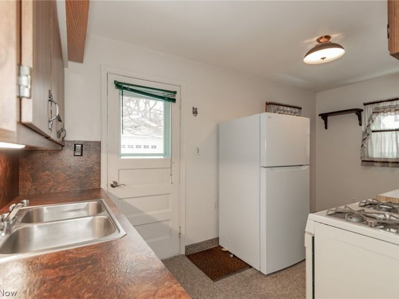 1307 Summit Drive, Cleveland, OH 44124 Photo 8