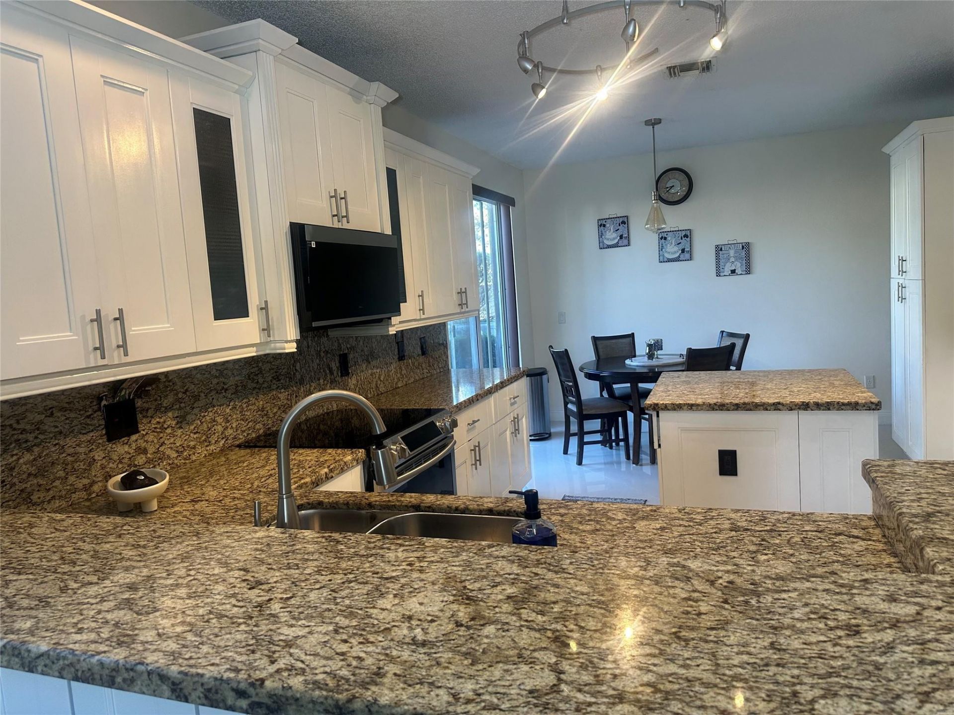 15705 NW 10th St, Pembroke Pines, FL 33028 Photo