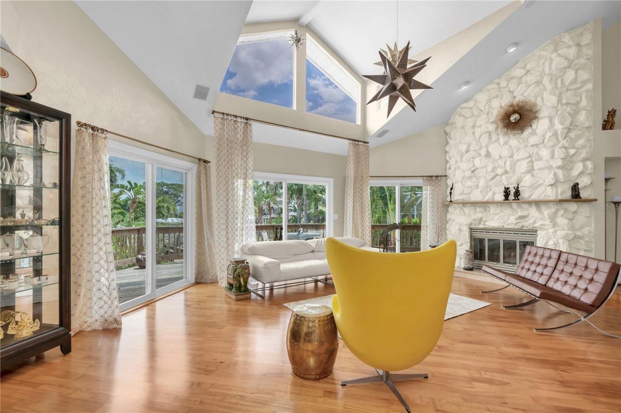 633 Soundview Drive, Palm Harbor, FL 34683 Photo