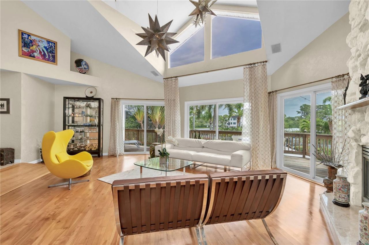 633 Soundview Drive, Palm Harbor, FL 34683 Photo