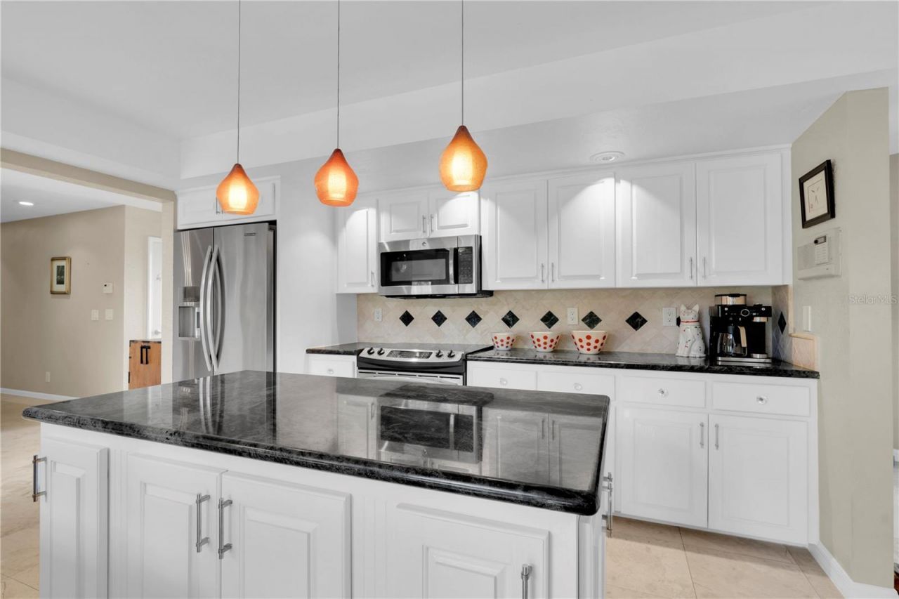 633 Soundview Drive, Palm Harbor, FL 34683 Photo