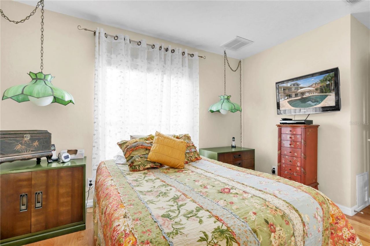 633 Soundview Drive, Palm Harbor, FL 34683 Photo