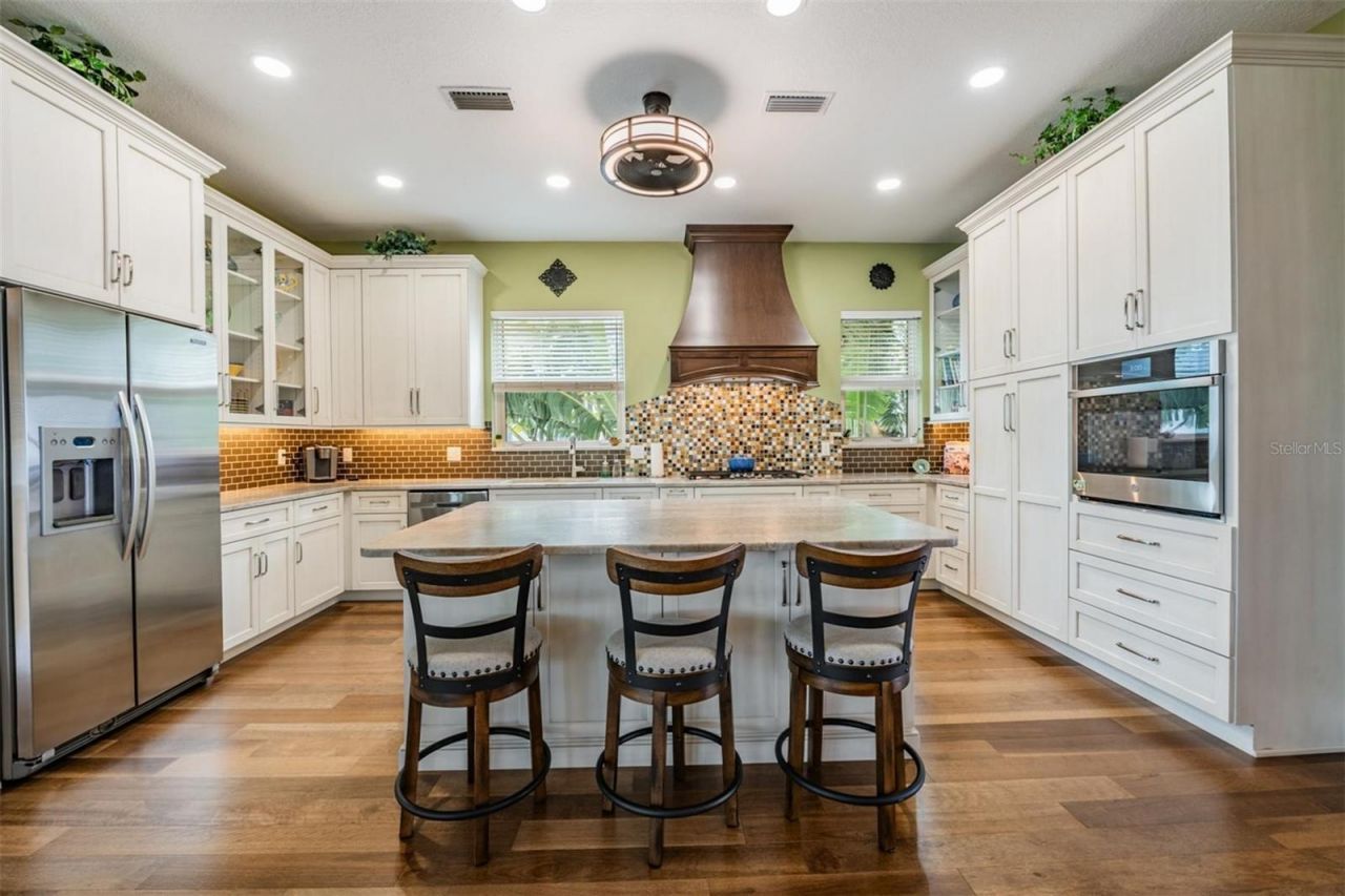 116 Carlyle Circle, Palm Harbor, FL 34683 Photo