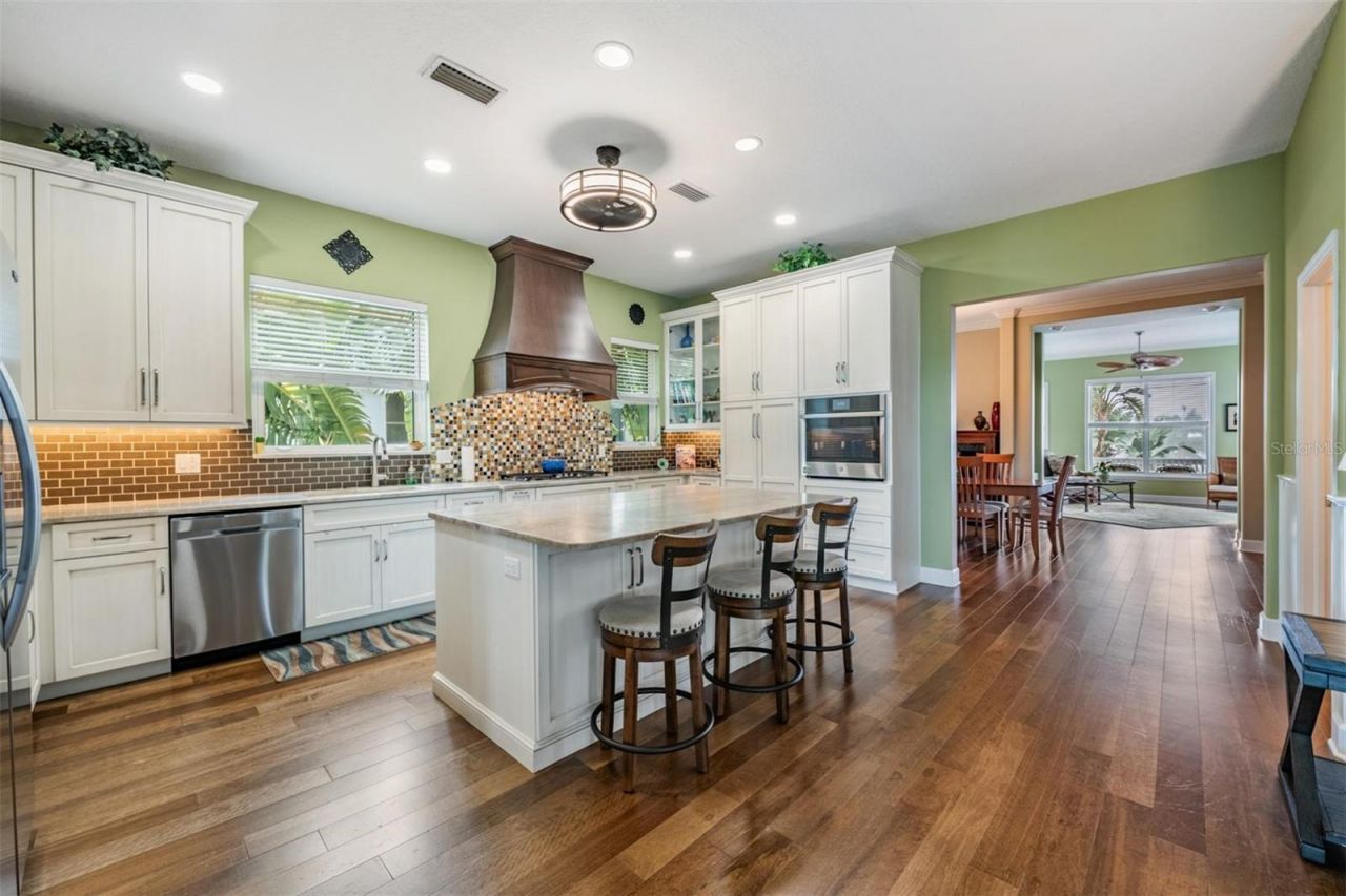 116 Carlyle Circle, Palm Harbor, FL 34683 Photo