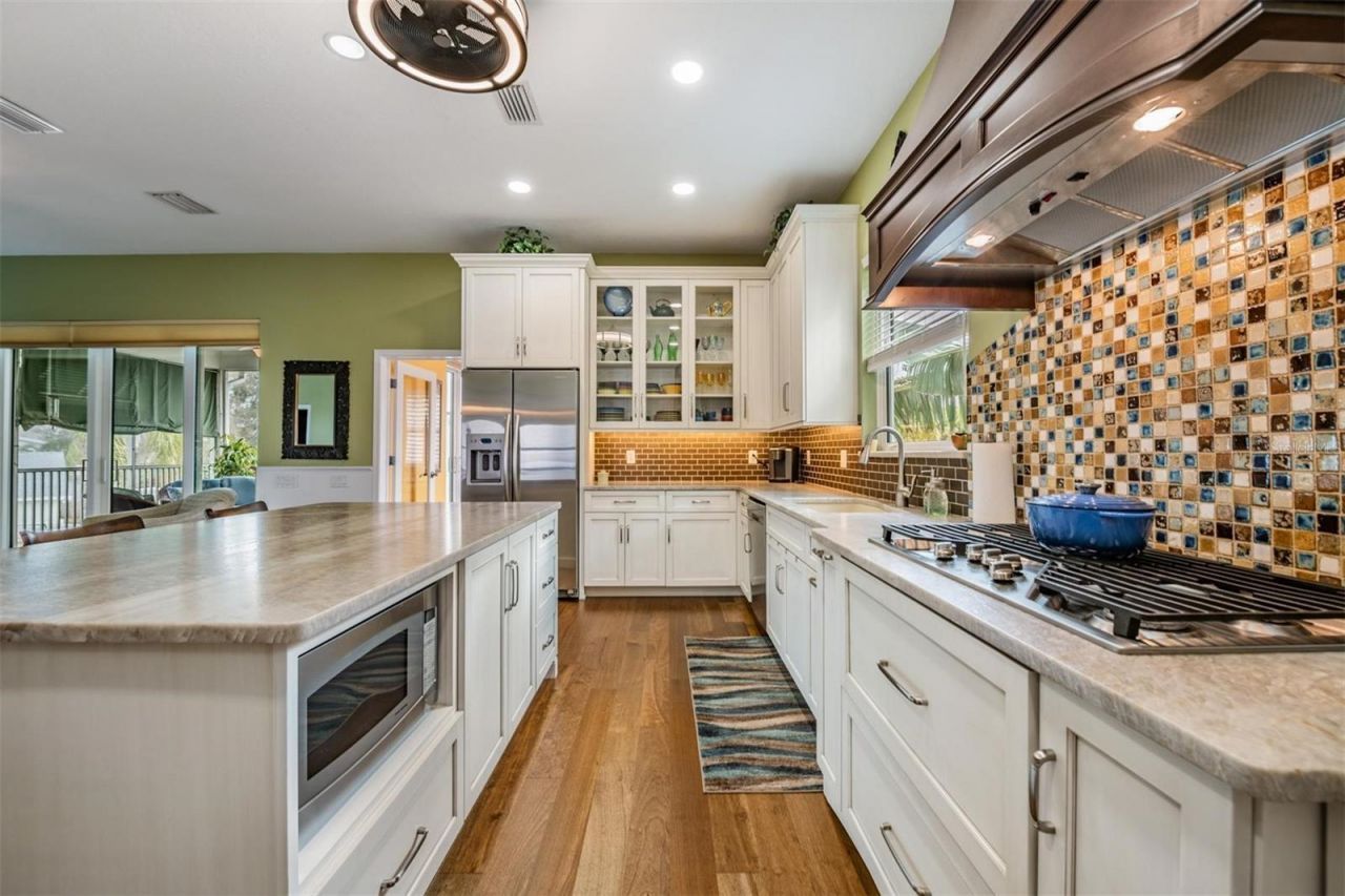 116 Carlyle Circle, Palm Harbor, FL 34683 Photo