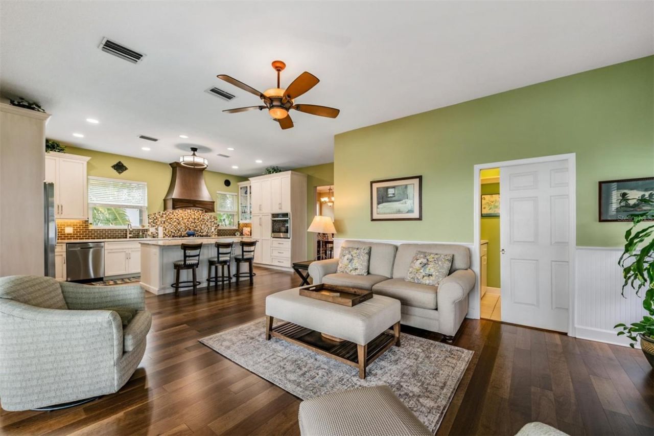 116 Carlyle Circle, Palm Harbor, FL 34683 Photo