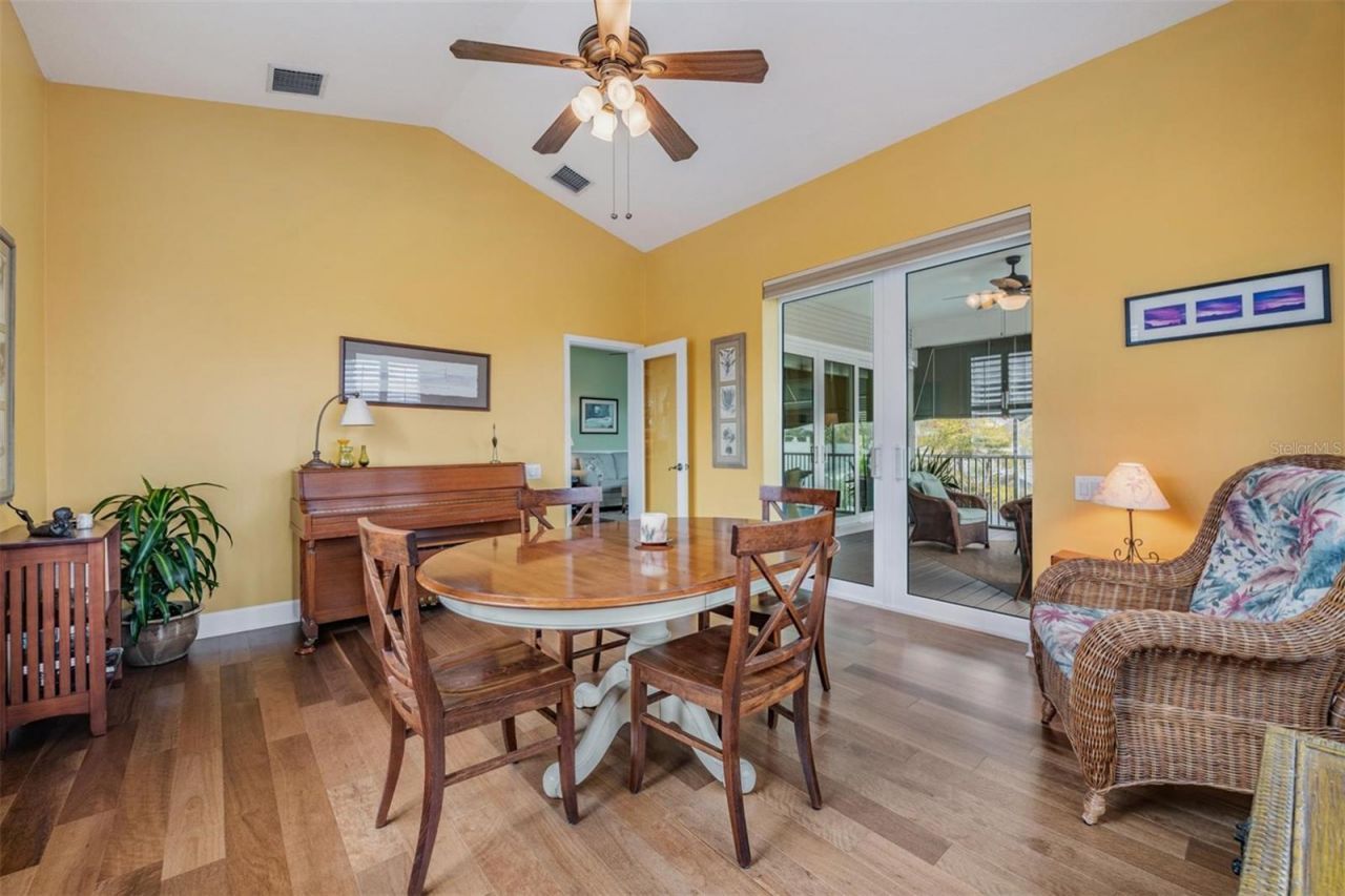 116 Carlyle Circle, Palm Harbor, FL 34683 Photo